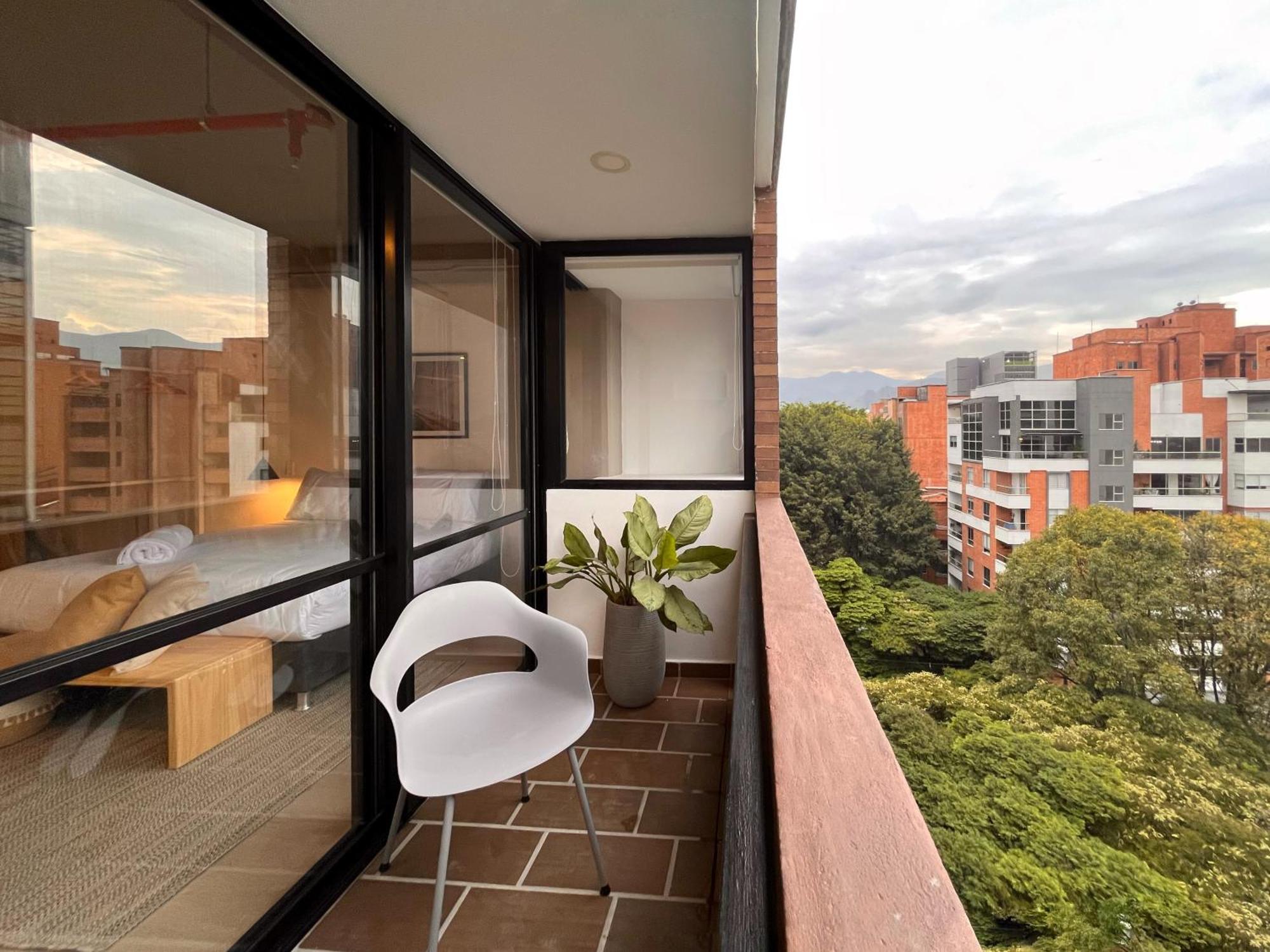 Enchanted Elegance In Laureles Medellín Exterior foto